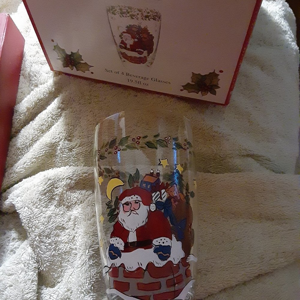 "A Christmas Story" 4 glasses in box. Susan Winget